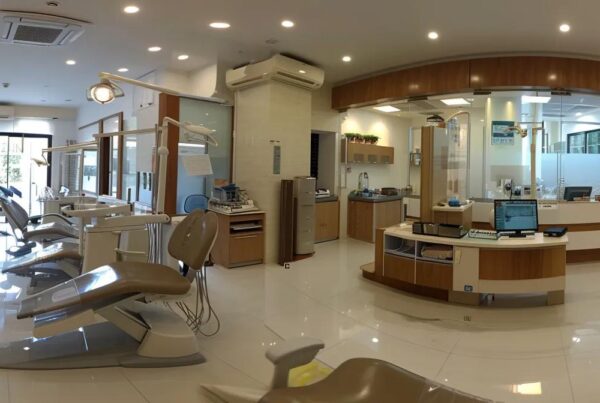 a bright and welcoming dental clinic with modern equipment and soothing décor, exuding a sense of trust and comfort for patients seeking care at laguna heights.